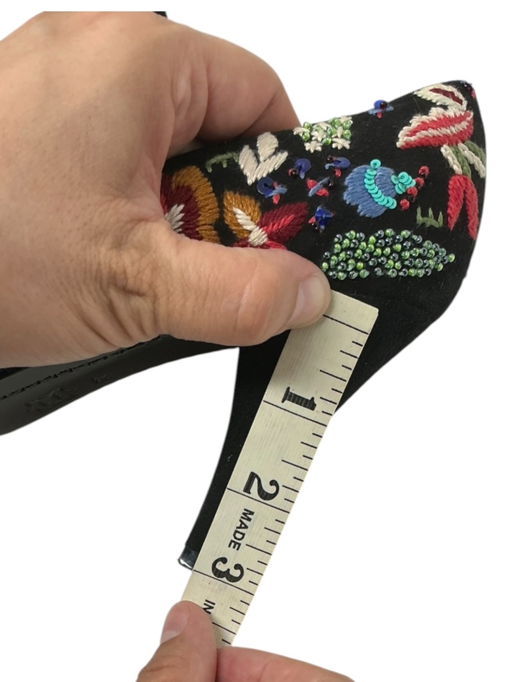 Alice + Olivia Embroidered Beaded Velvet Floral Pointed Toe Pumps Size 7 - Picture 15 of 16